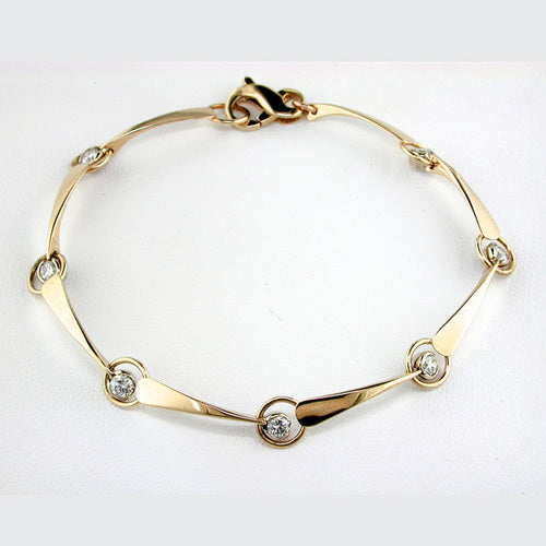 14k Gold Diamond Teardrop Bracelet