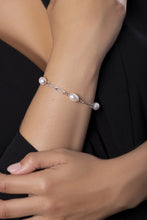 Load image into Gallery viewer, Freshwater Pearl and Paperclip Chain Bracelet
